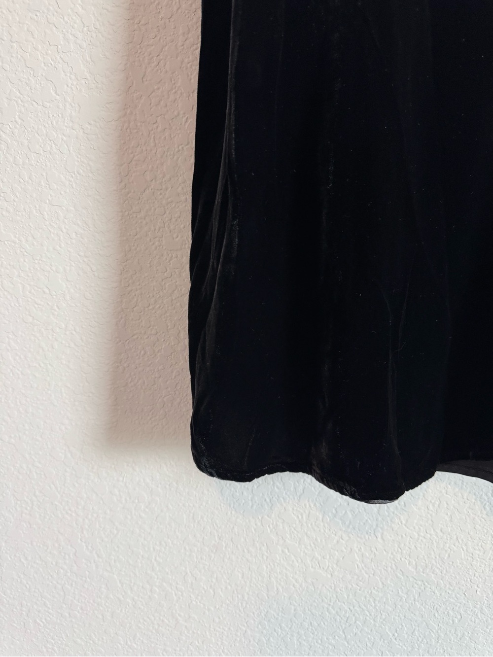 Sundance Bella Elegance Black Velvet Sleevless Halter Top Holiday Party Top 12 - Picture 8 of 8